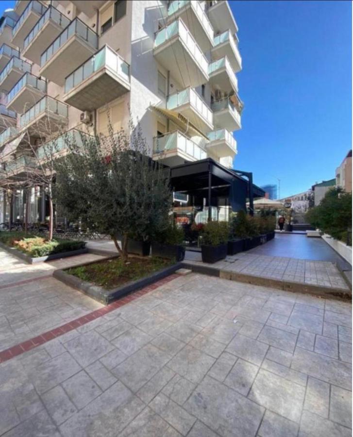 Syncron Apartments In The Center Of Tirana Exteriör bild