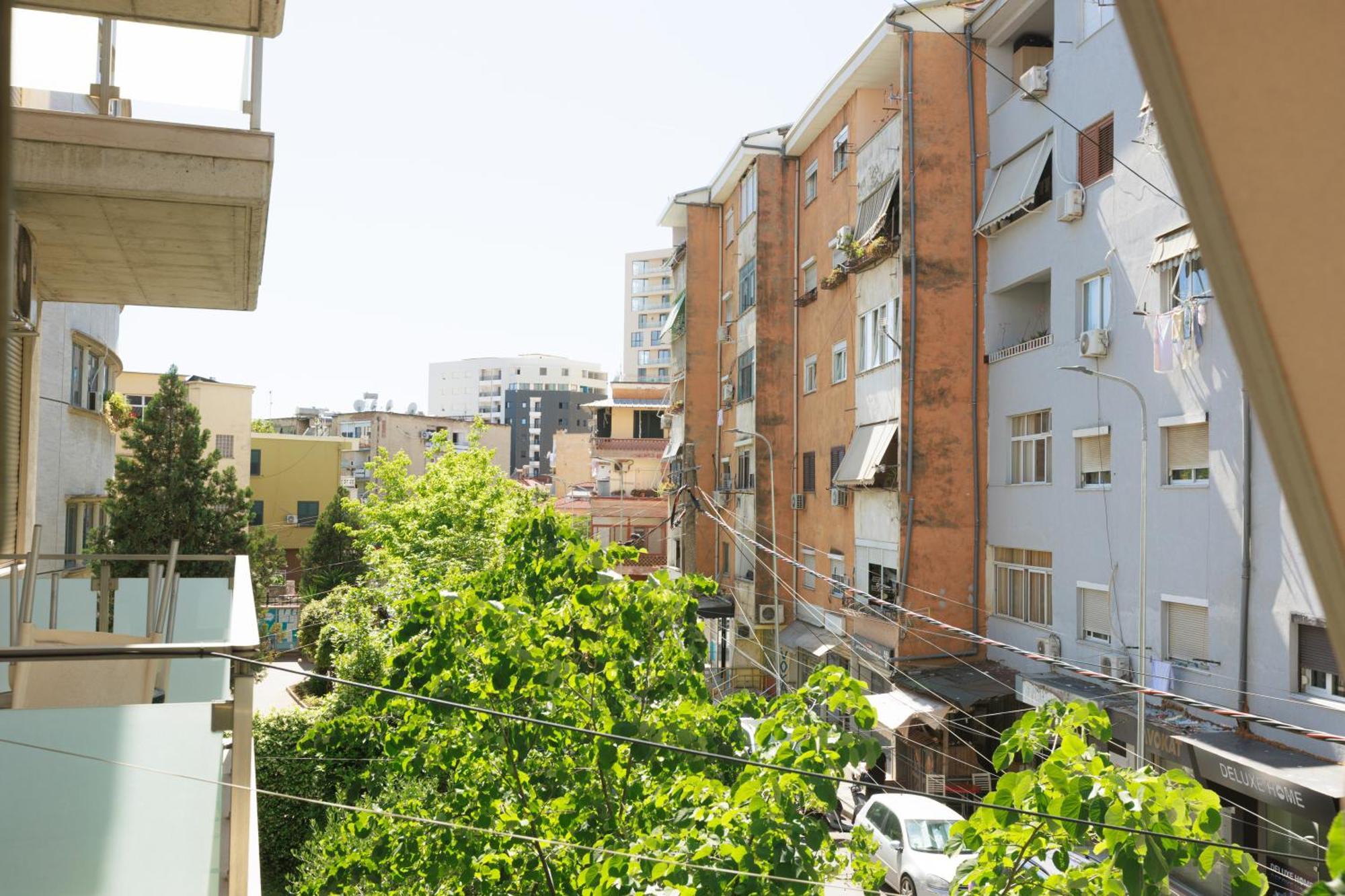 Syncron Apartments In The Center Of Tirana Exteriör bild
